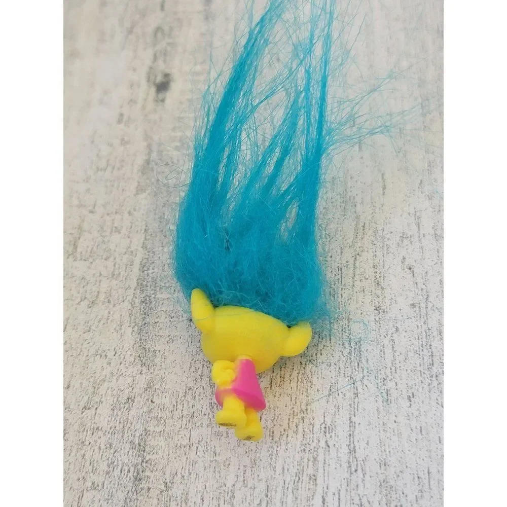 DWA 2016 Hasbro blue hair yellow troll doll toy‎ figure